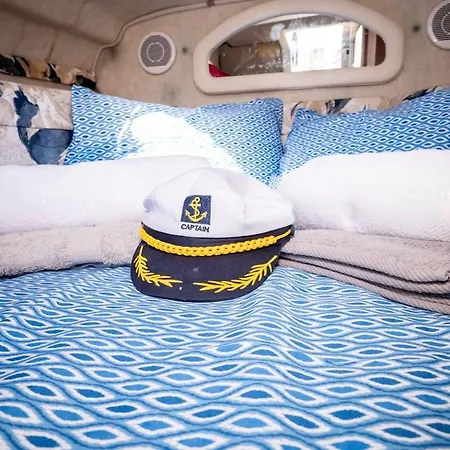 Botel Grace 29 *